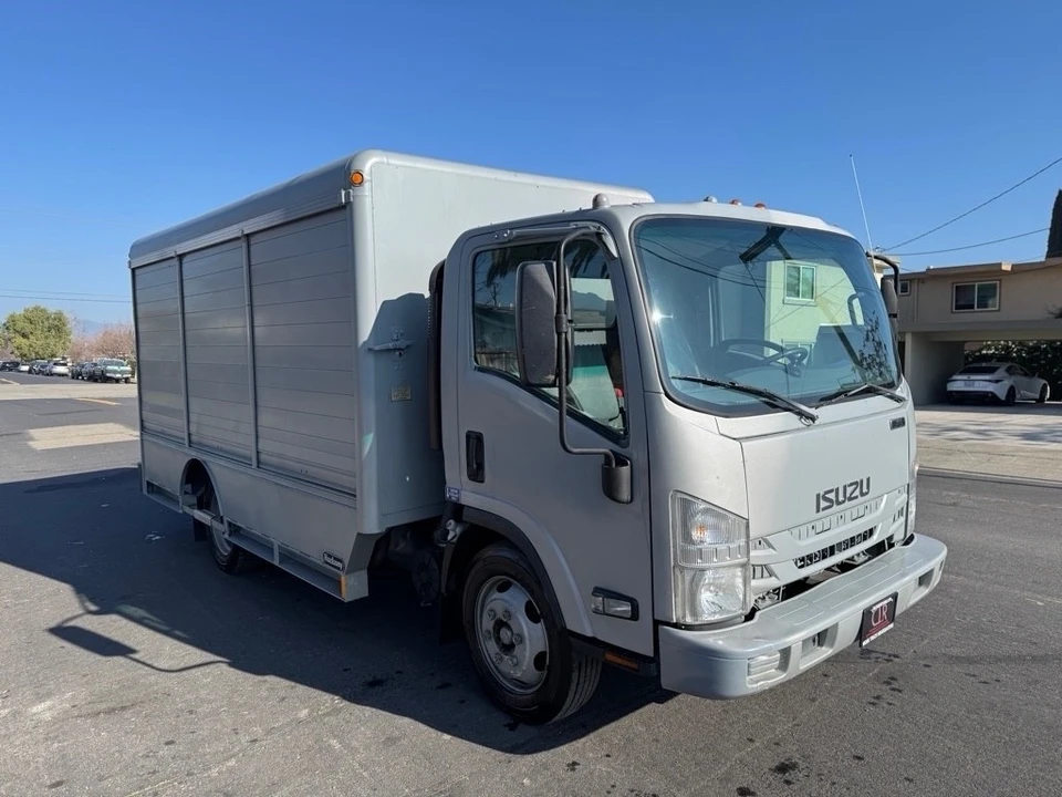 2016 Isuzu Elf - Image 2 of 14