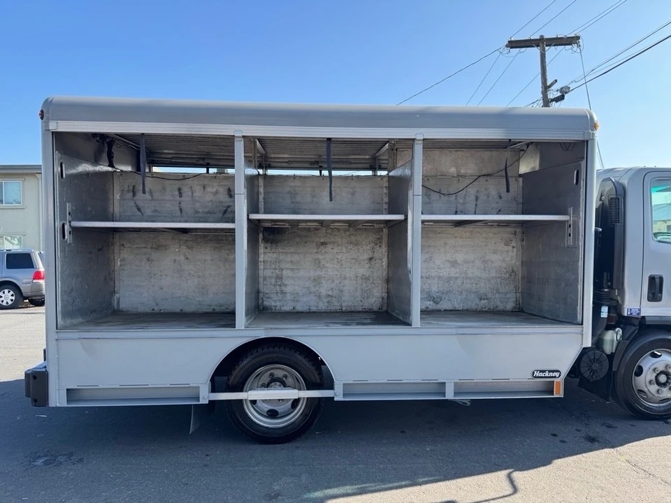 2016 Isuzu Elf - Image 10 of 14