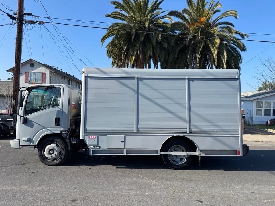 2016 Isuzu Elf - Image 5 of 14