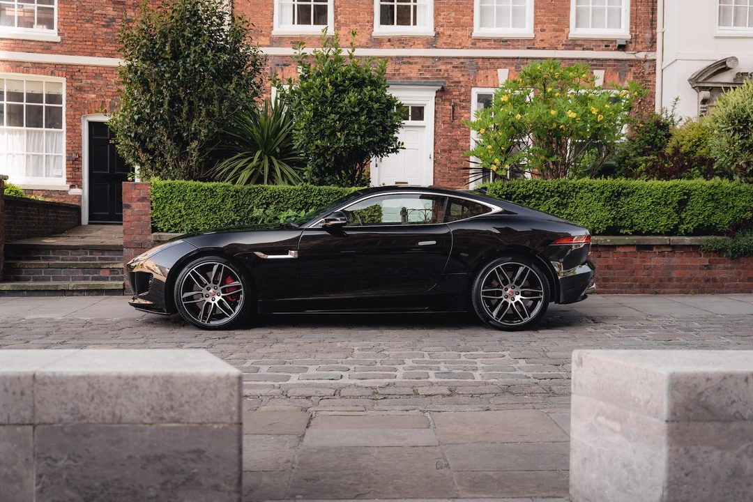 2016 Jaguar F-Type R 1st Gen - Image 9 of 31