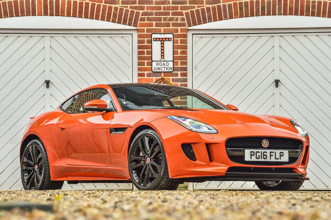 2016 Jaguar F-Type 1st Gen - Image 16 of 31
