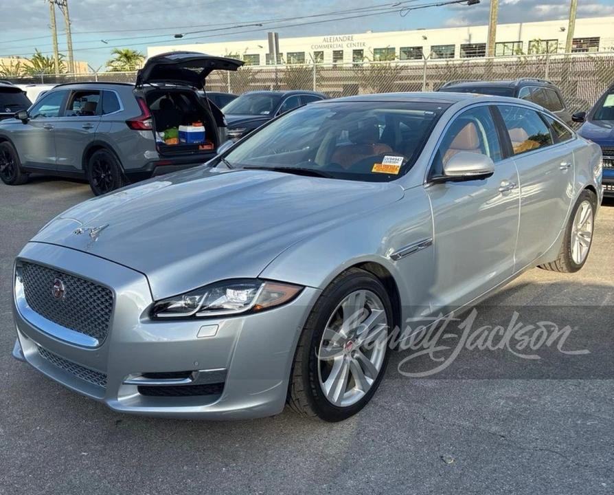 2016 Jaguar X351 XJ - Image 8 of 11