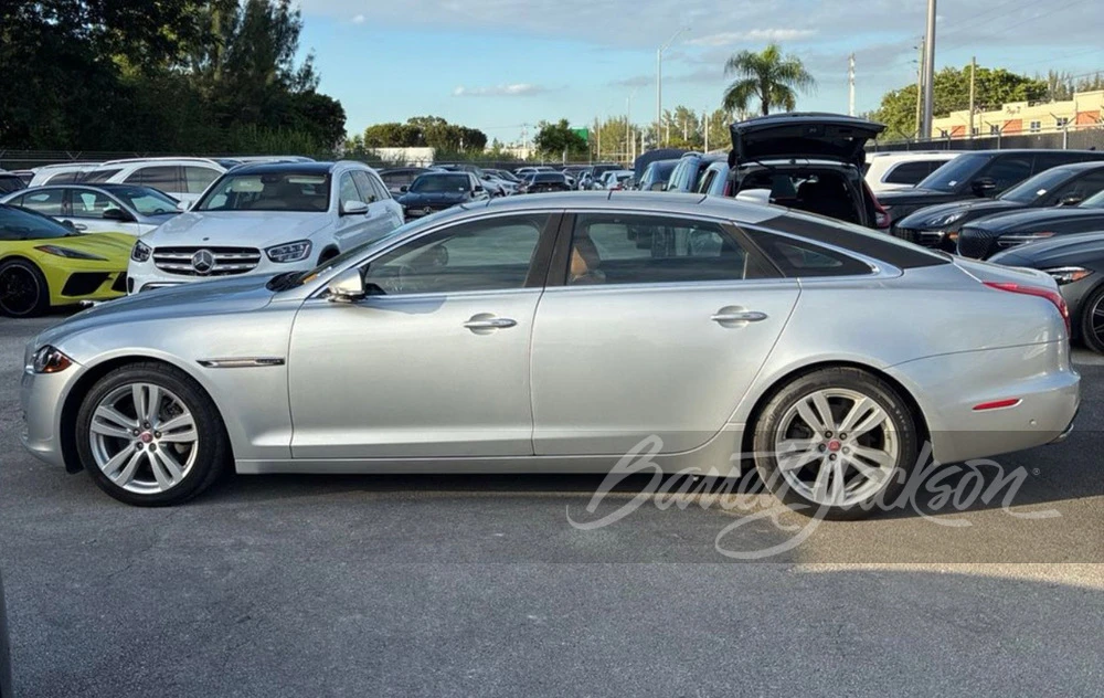 2016 Jaguar X351 XJ - Image 5 of 11