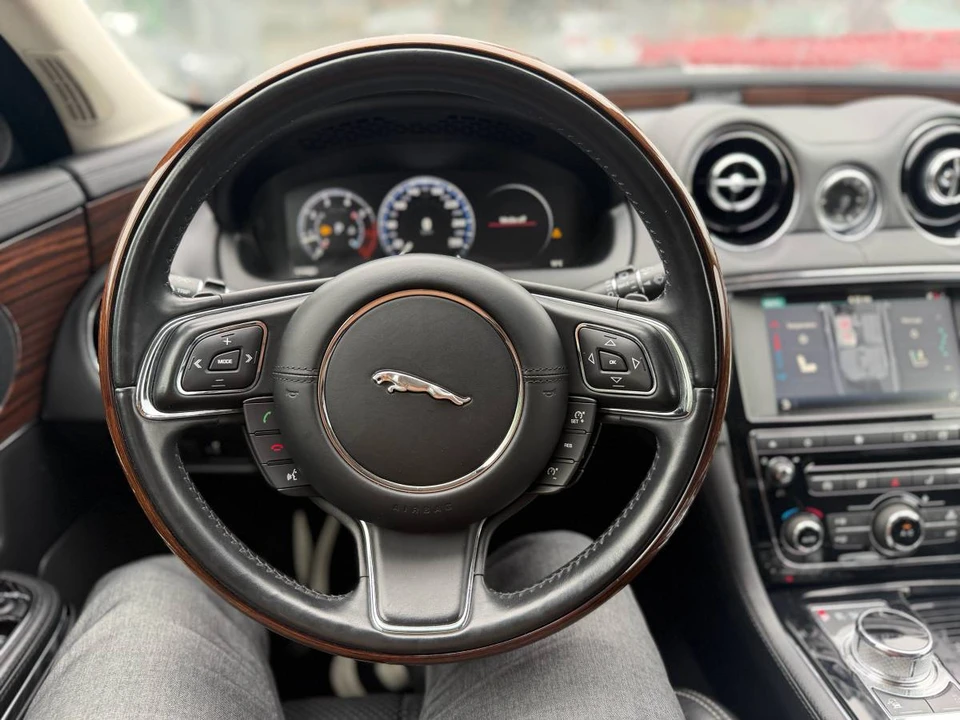 2016 Jaguar X351 XJR - Image 13 of 17