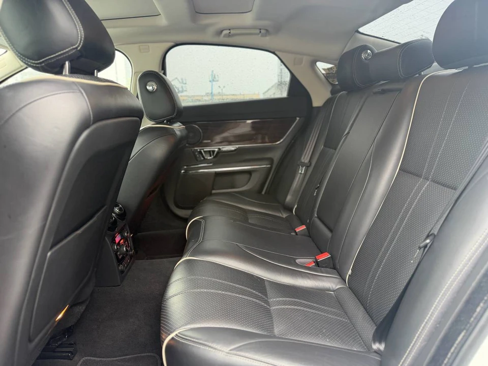 2016 Jaguar X351 XJR - Image 11 of 17