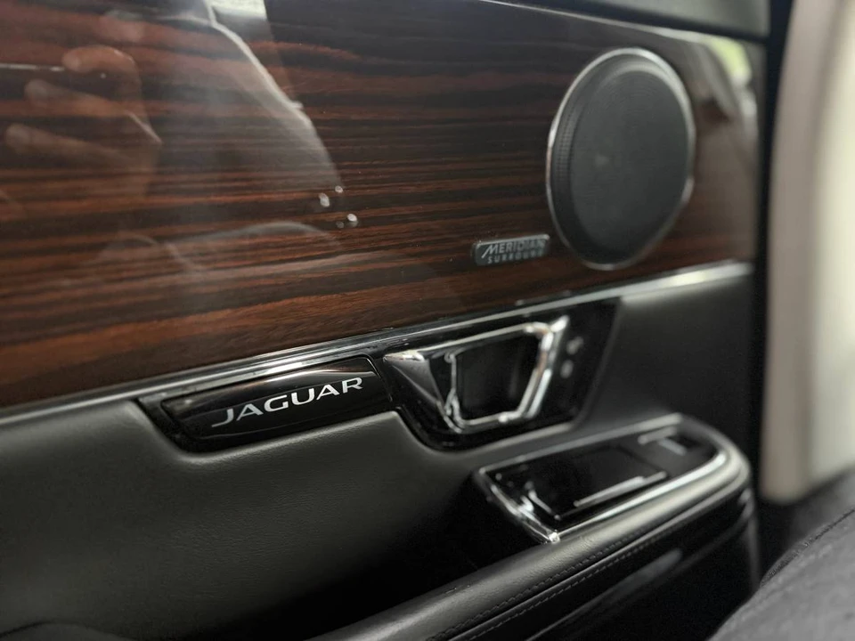 2016 Jaguar X351 XJR - Image 9 of 17