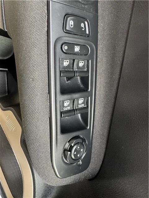 2016 Jeep Renegade - Image 18 of 21