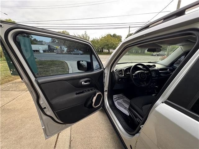 2016 Jeep Renegade - Image 10 of 21