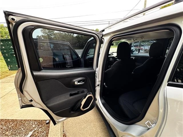2016 Jeep Renegade - Image 11 of 21