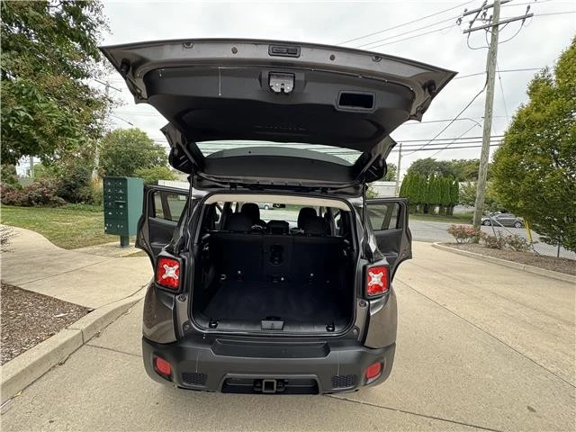 2016 Jeep Renegade - Image 16 of 21