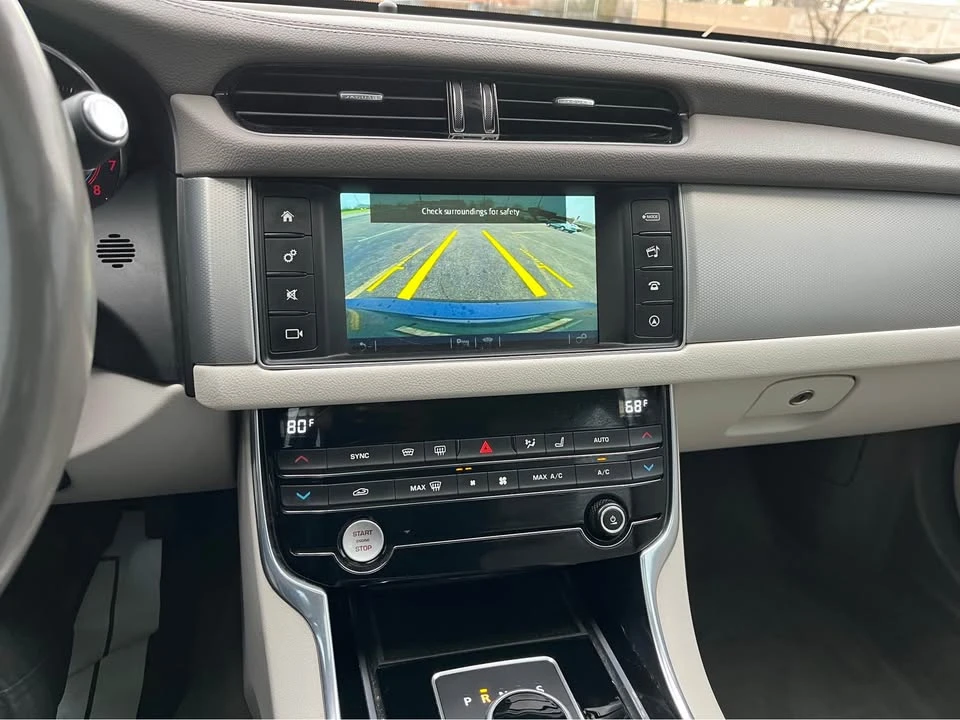 2016 Jaguar F-Pace - Image 15 of 17