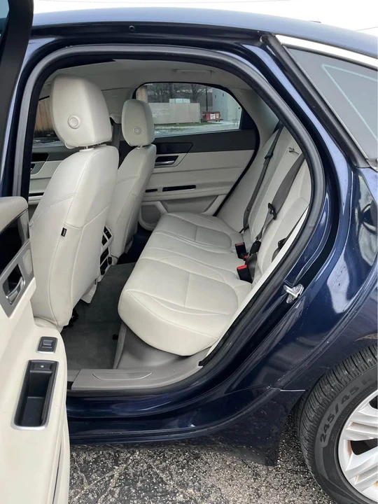 2016 Jaguar F-Pace - Image 8 of 17