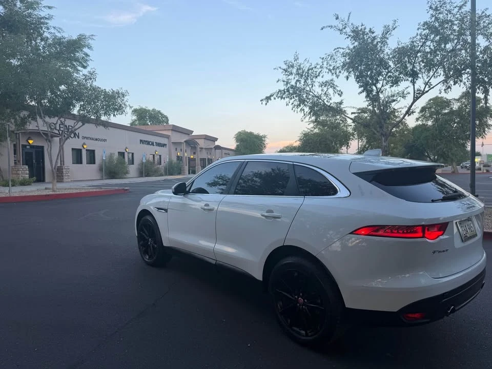 2016 Jaguar F-Pace - Image 11 of 17