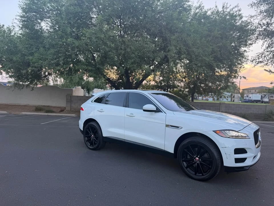 2016 Jaguar F-Pace - Image 3 of 17