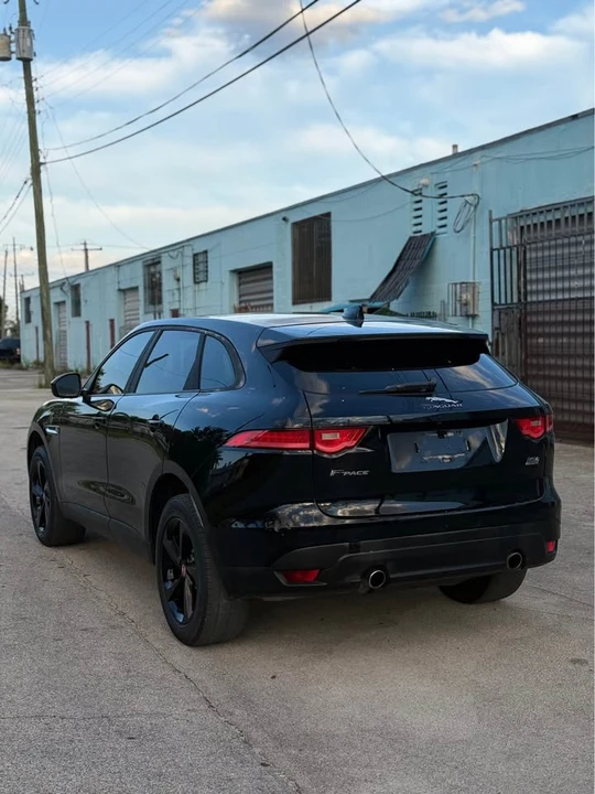 2016 Jaguar F-Pace - Image 6 of 9