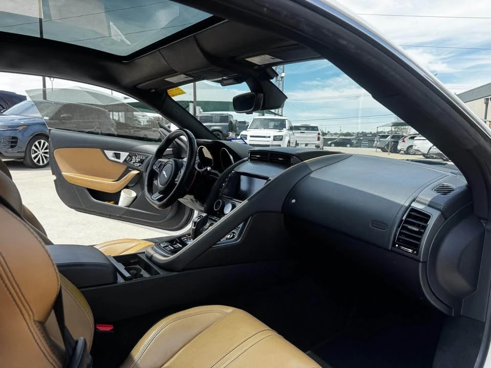 2016 Jaguar F-Pace - Image 5 of 9