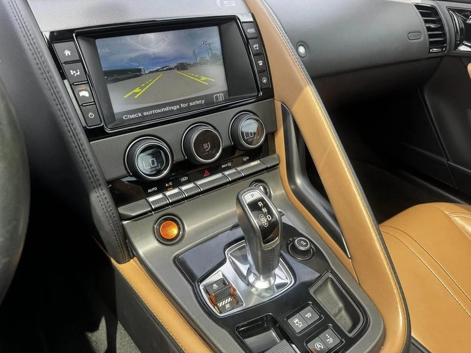 2016 Jaguar F-Pace - Image 8 of 9