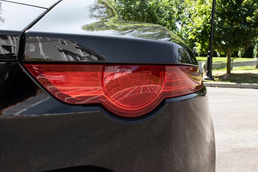 2016 Jaguar F-Type 1st Gen - Image 24 of 31