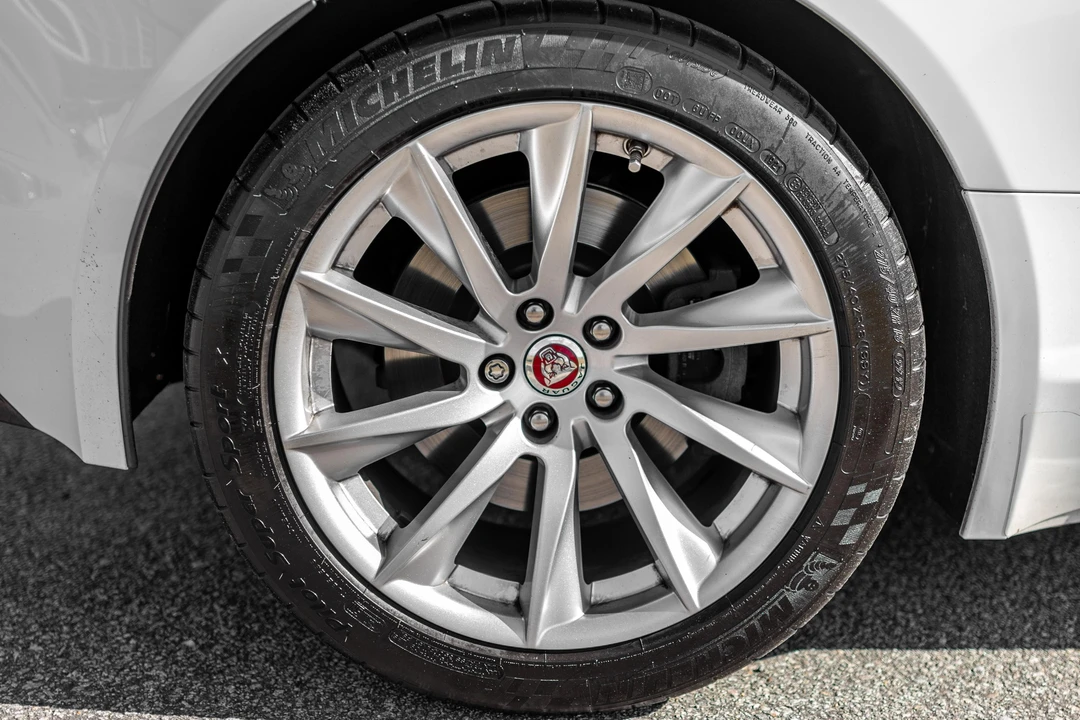 2016 Jaguar F-Type 1st Gen - Image 29 of 31