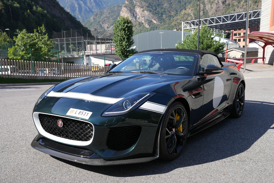 2016 Jaguar F-Type - Image 12 of 30