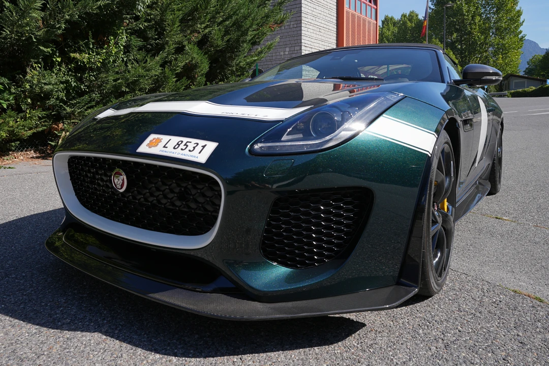 2016 Jaguar F-Type - Image 17 of 30