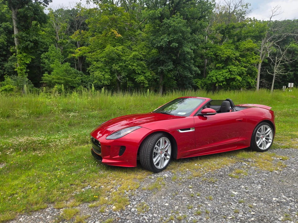 2016 Jaguar F-Type R 1st Gen - Image 7 of 31