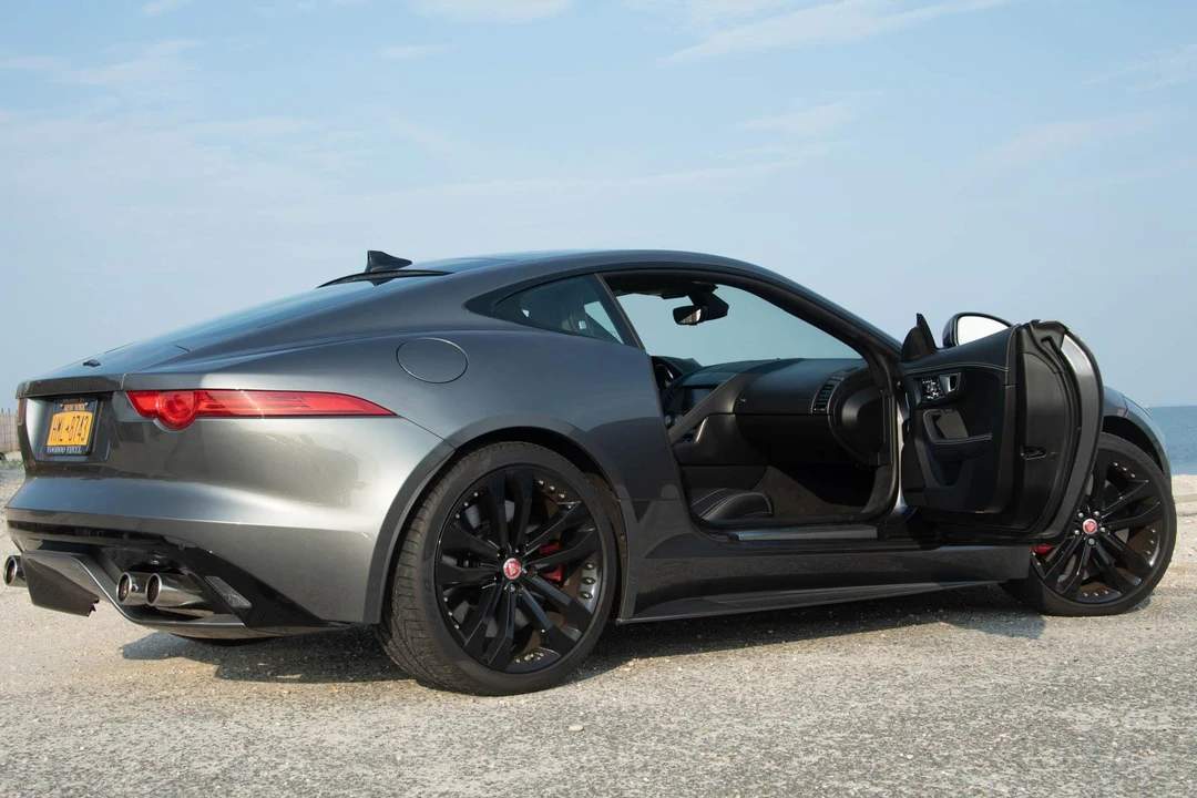 2016 Jaguar F-Type R 1st Gen - Image 25 of 31