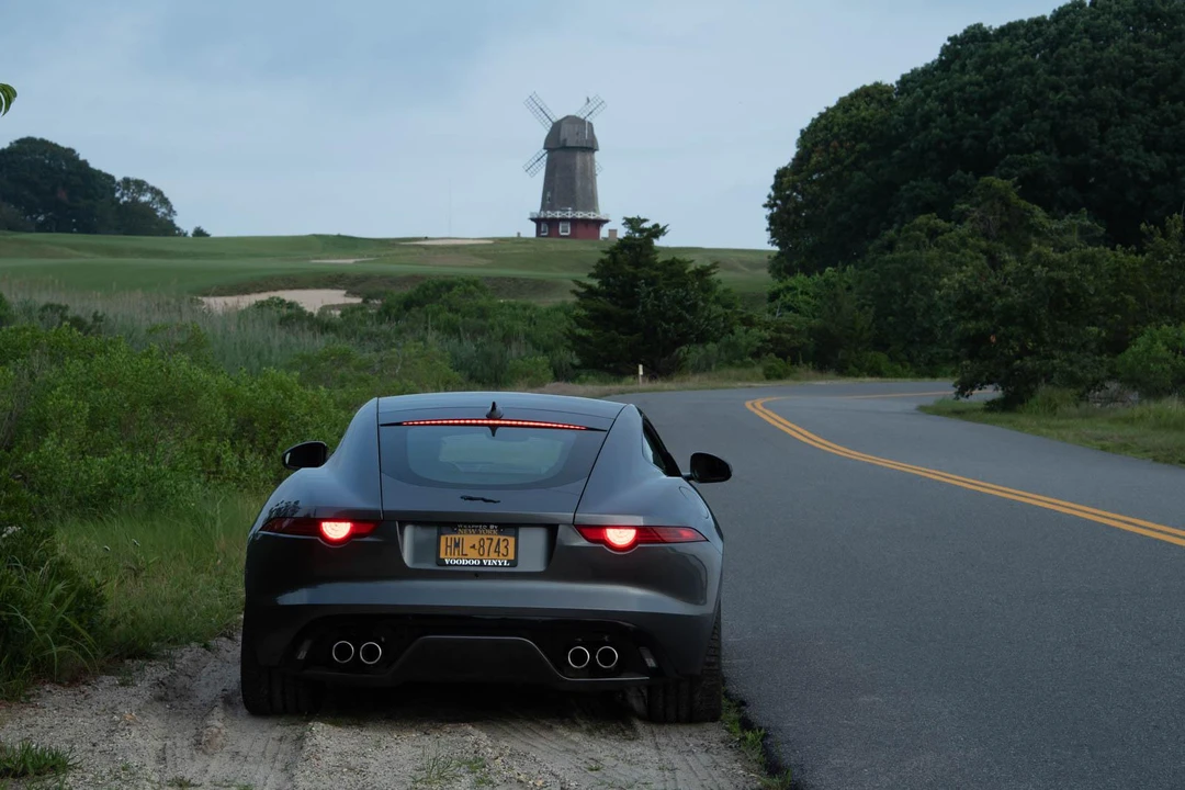 2016 Jaguar F-Type R 1st Gen - Image 19 of 31