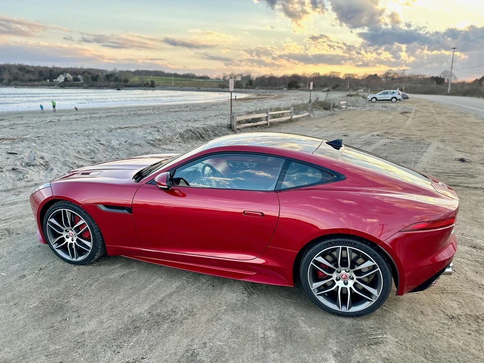 2016 Jaguar F-Type R 1st Gen - Image 9 of 31
