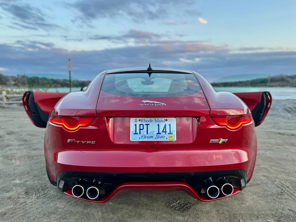 2016 Jaguar F-Type R 1st Gen - Image 14 of 31