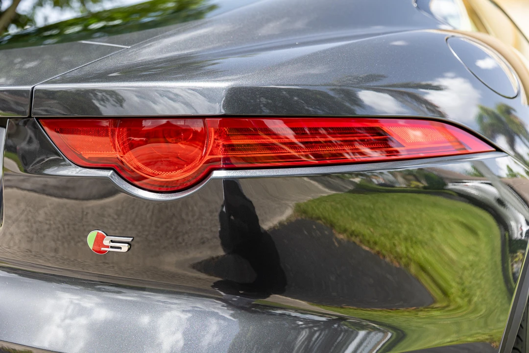 2016 Jaguar F-Type - Image 14 of 31