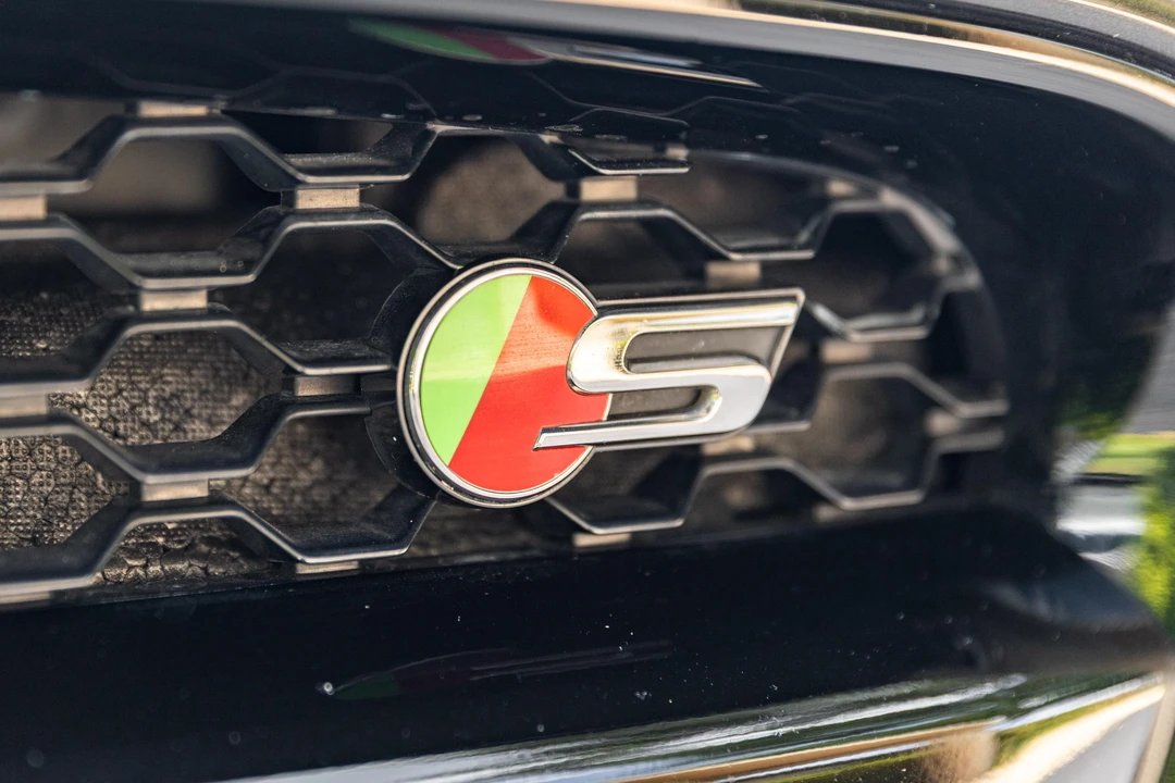 2016 Jaguar F-Type - Image 30 of 31