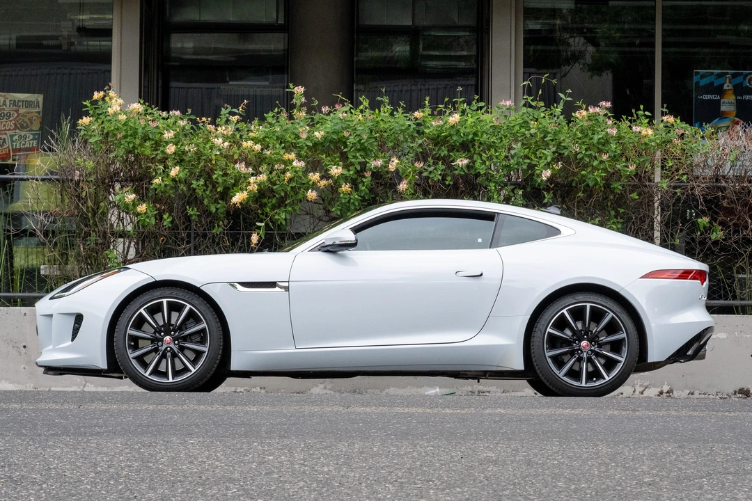 2016 Jaguar F-Type - Image 3 of 31