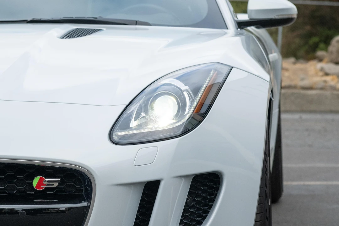 2016 Jaguar F-Type - Image 10 of 31