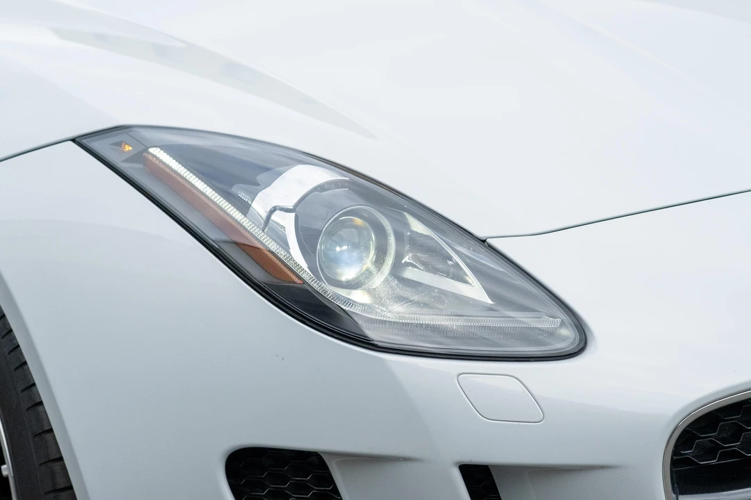 2016 Jaguar F-Type - Image 11 of 31