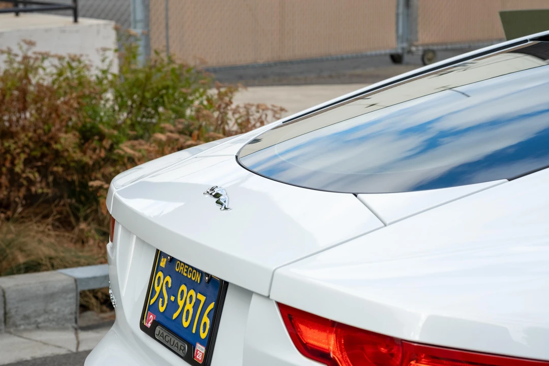 2016 Jaguar F-Type - Image 16 of 31