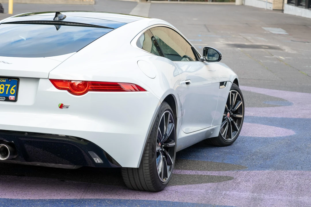 2016 Jaguar F-Type - Image 17 of 31