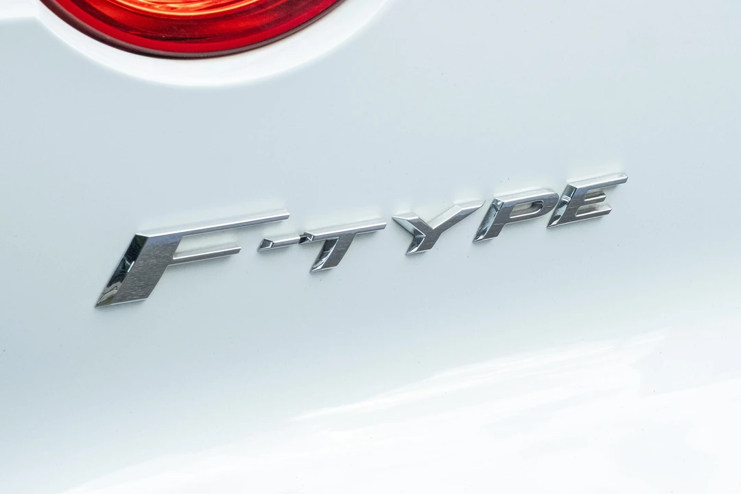 2016 Jaguar F-Type - Image 24 of 31