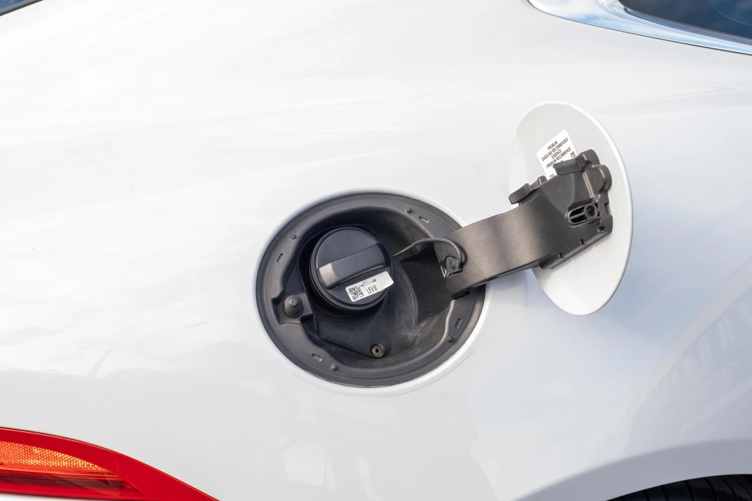 2016 Jaguar F-Type - Image 25 of 31