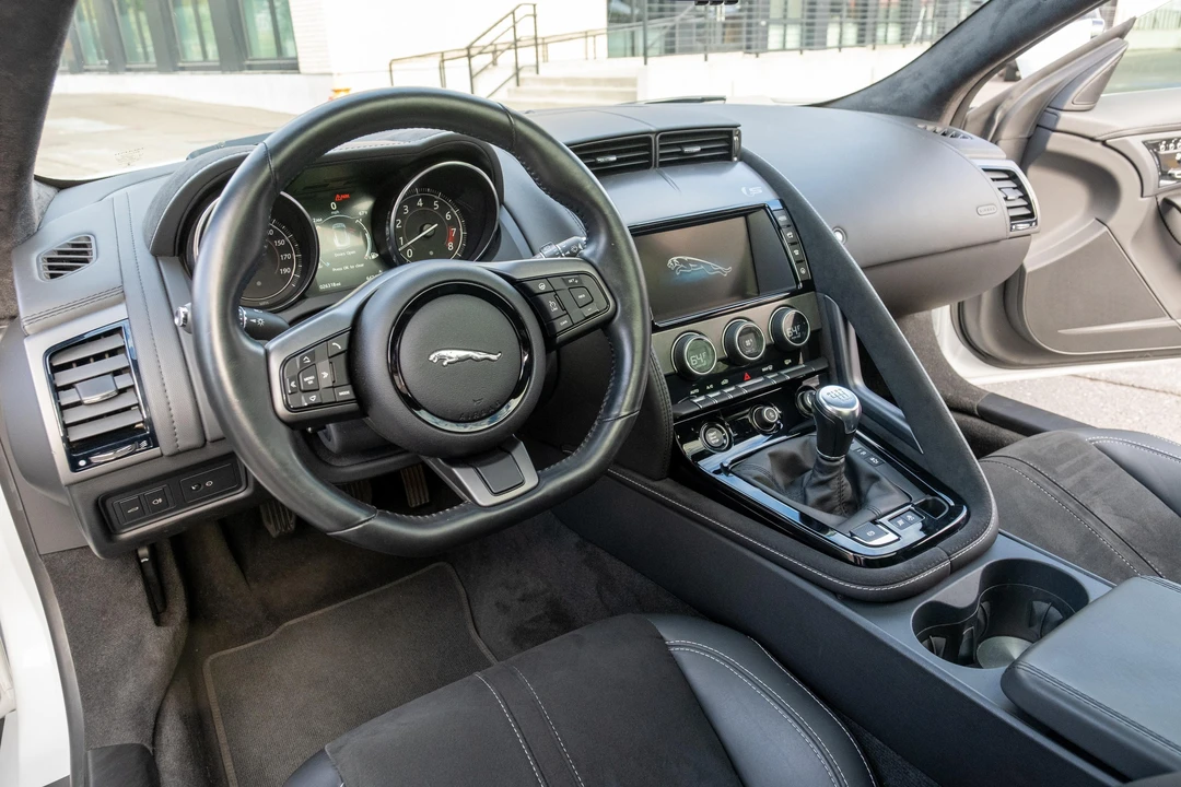2016 Jaguar F-Type - Image 30 of 31