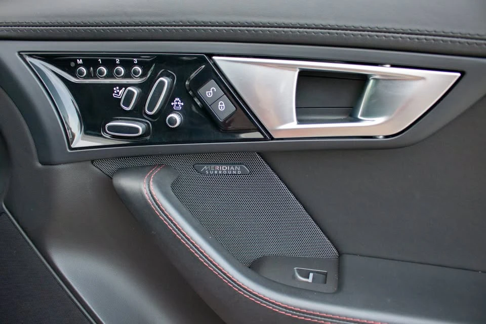 2016 Jaguar F-Type 1st Gen - Image 15 of 20