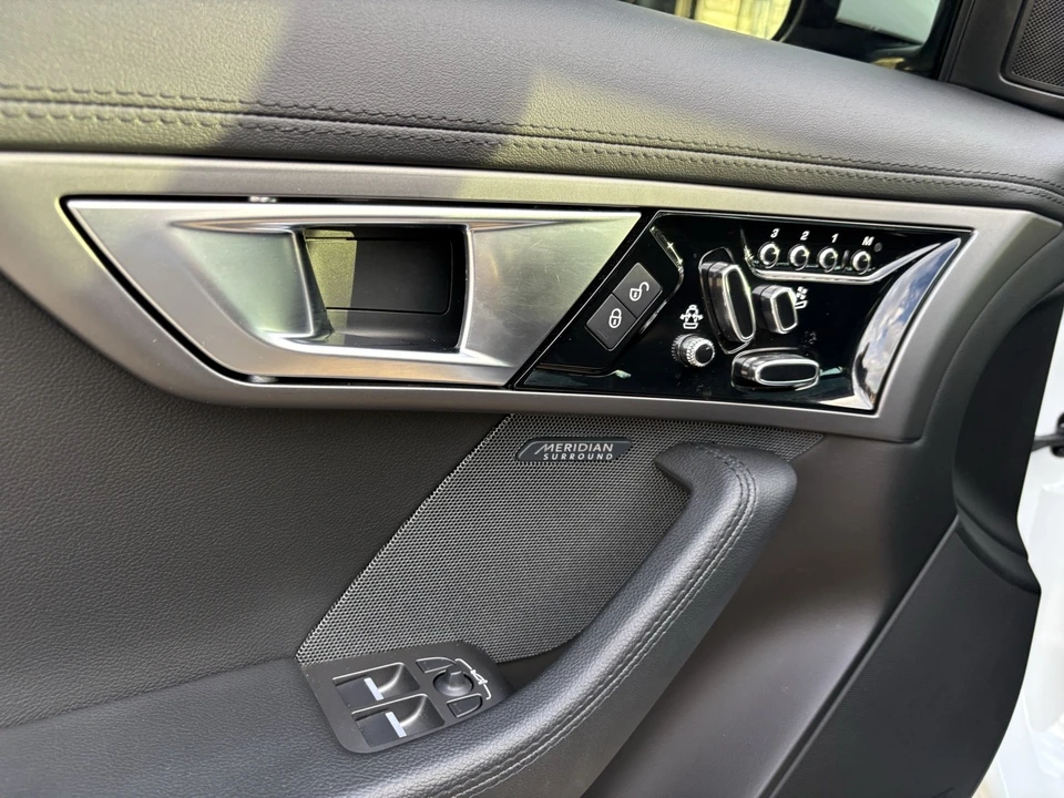 2016 Jaguar F-Type 1st Gen - Image 15 of 18