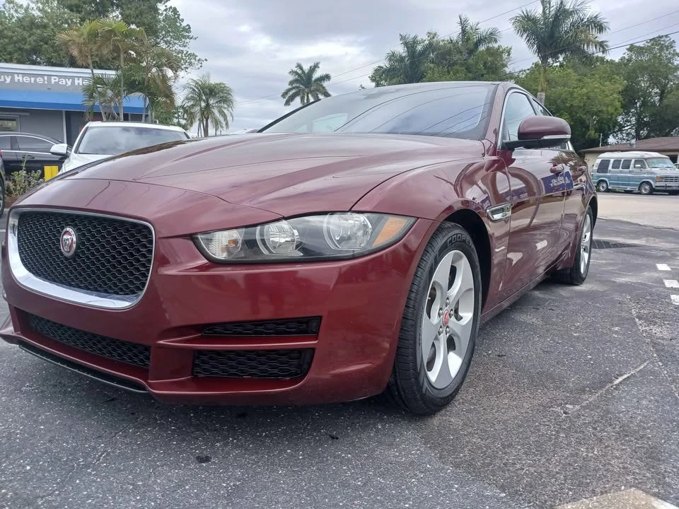 2016 Jaguar XE - Image 4 of 14