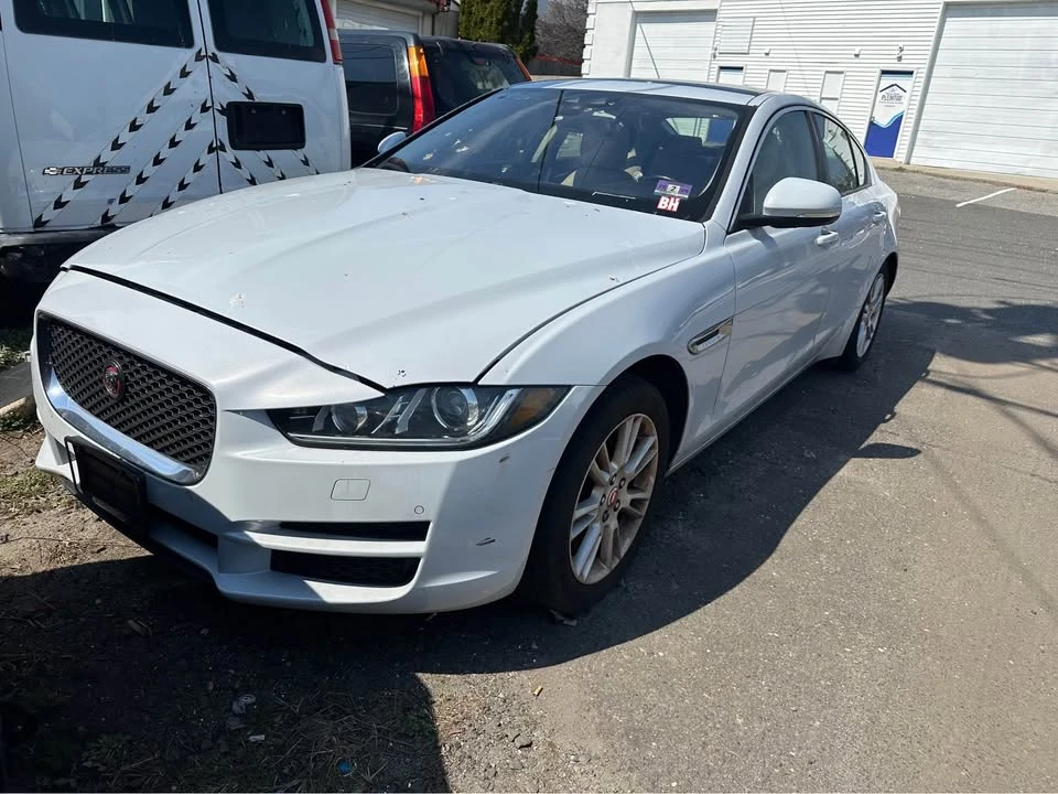 2016 Jaguar XE - Image 3 of 14