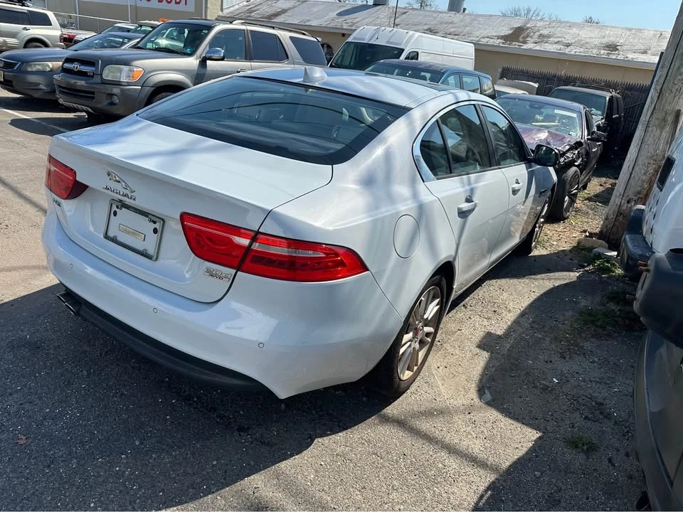 2016 Jaguar XE - Image 2 of 14
