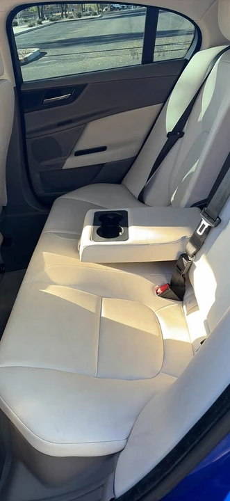 2016 Jaguar XE - Image 7 of 8