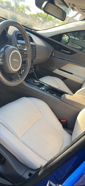 2016 Jaguar XE - Image 8 of 8