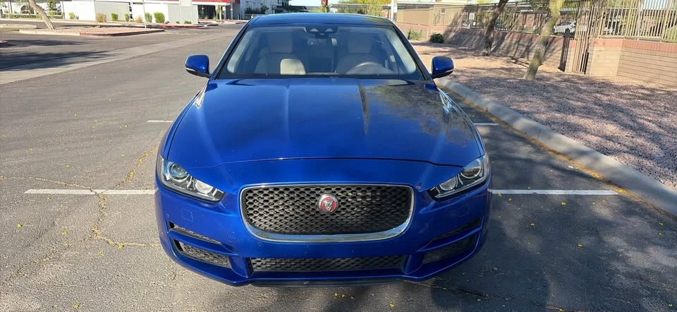 2016 Jaguar XE - Image 2 of 8
