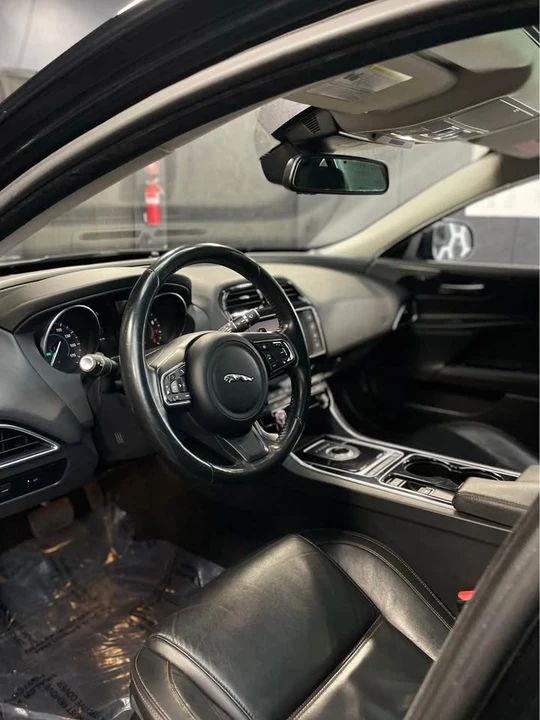 2016 Jaguar XE - Image 7 of 15