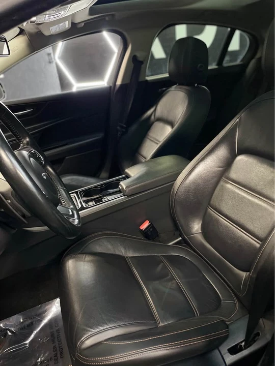 2016 Jaguar XE - Image 13 of 15